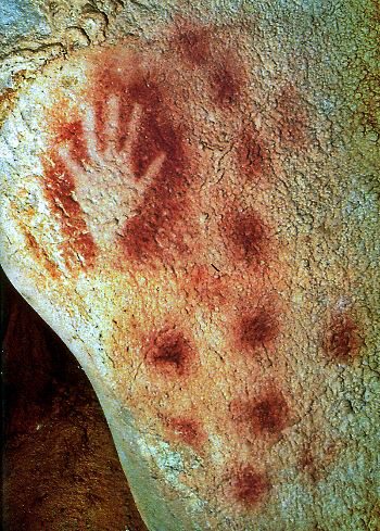 Impronte di mani su parete rupestre